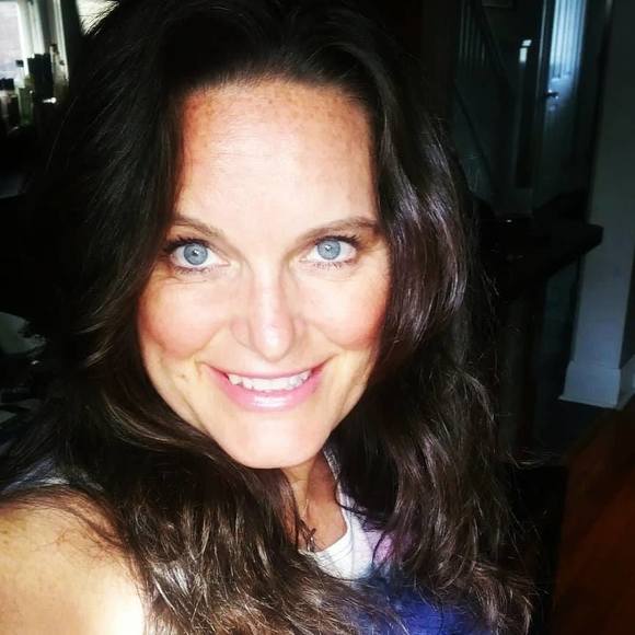 Meet your Posher, Janet - Picture 1 of 1